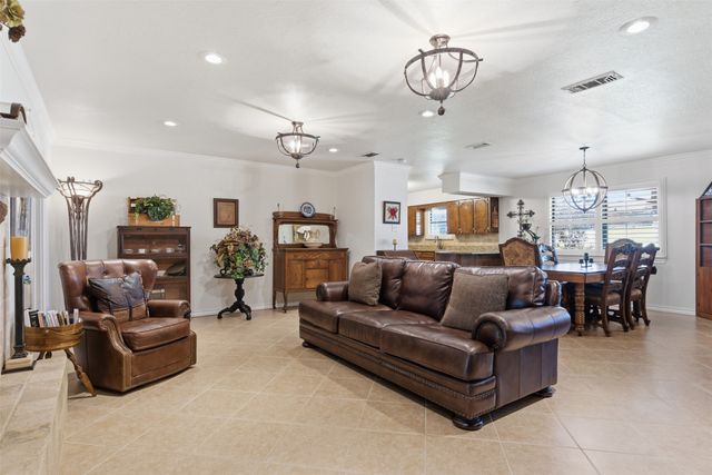 116 Cromeans Street, Jacksboro, TX 76458