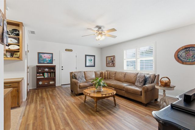 116 Cromeans Street, Jacksboro, TX 76458