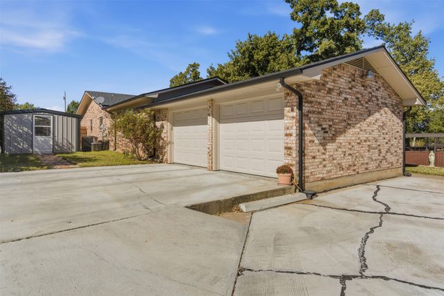 116 Cromeans Street, Jacksboro, TX 76458