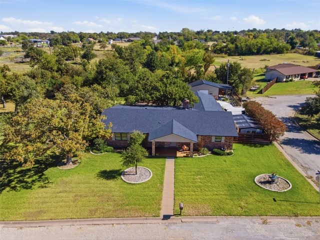 116 Cromeans Street, Jacksboro, TX 76458