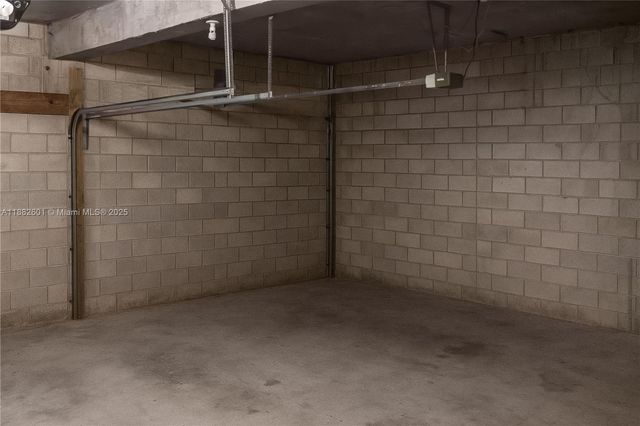 2051 NW 179th St, Miami Gardens, FL 33056