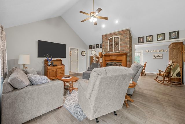 2262 Lock B Rd, N, Clarksville, TN 37043