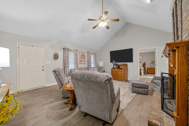 2262 Lock B Rd, N, Clarksville, TN 37043