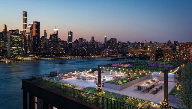 29 HURON Street 12DE, New York City, NY 11222