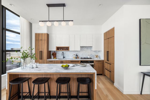 29 HURON Street 12DE, New York City, NY 11222