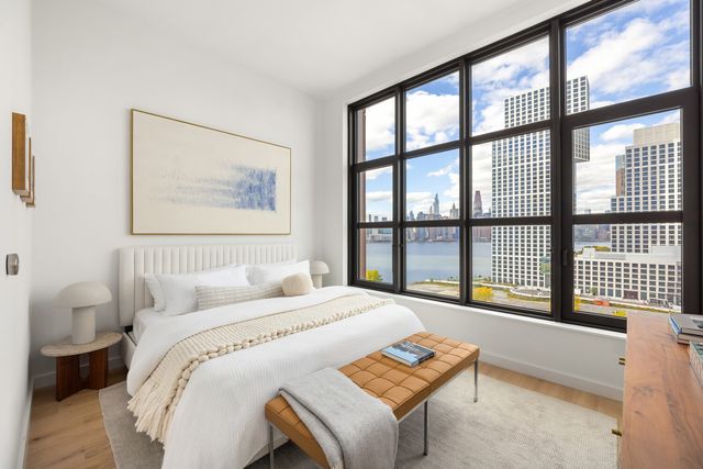 29 HURON Street 12DE, New York City, NY 11222