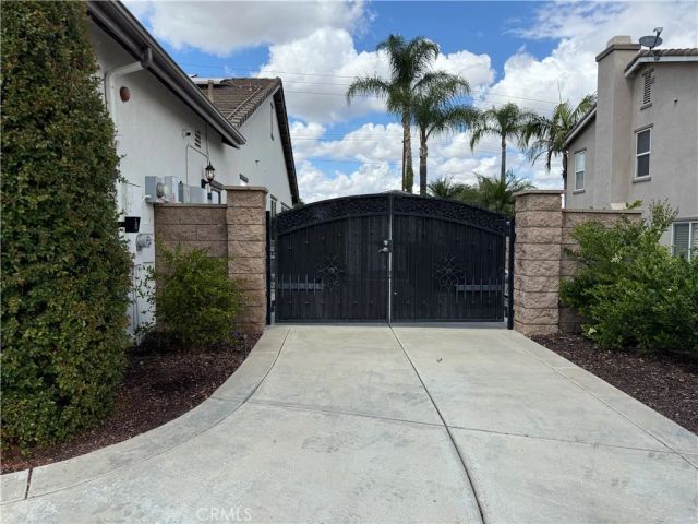 1125 Pamplona, Riverside, CA 92508