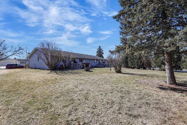 601 E FOREST STREET, Black Creek, WI 54106