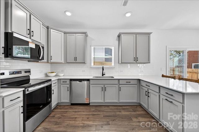 2028 Mandarin Boulevard, Charlotte, NC 28205