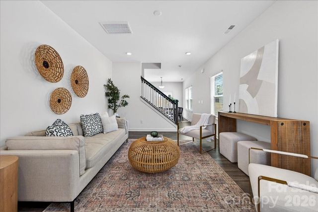 2028 Mandarin Boulevard, Charlotte, NC 28205