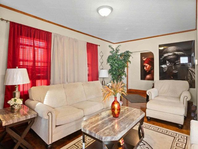 5076 N 47th STREET, Milwaukee, WI 53218