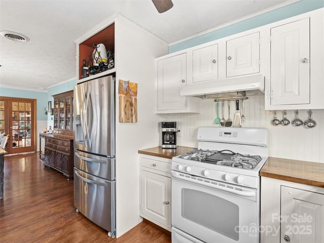 790 Country Club Drive, Canton, NC 28716