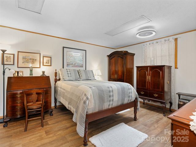 790 Country Club Drive, Canton, NC 28716