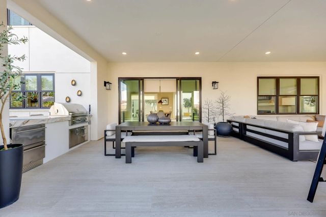 5300 Sweetwater Trl, San Diego, CA 92130