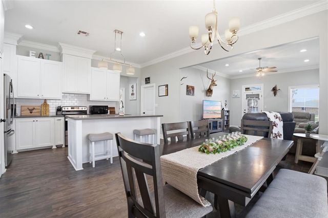 2484 Duplechin Lane, Lake Charles, LA 70611