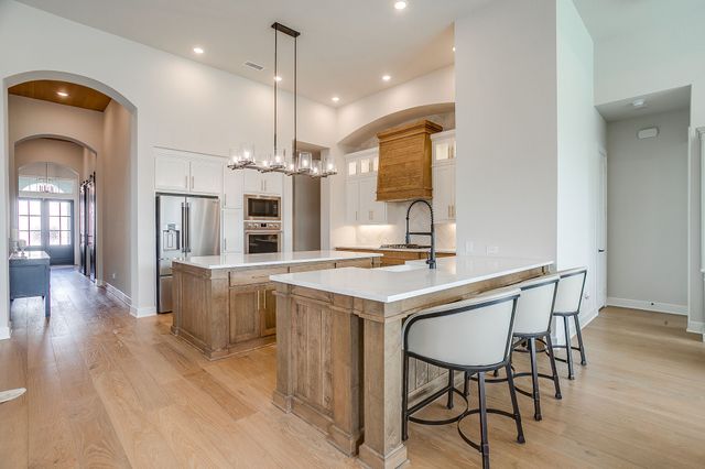 2137 Rolling Oaks Drive, Fort Worth, TX 76008
