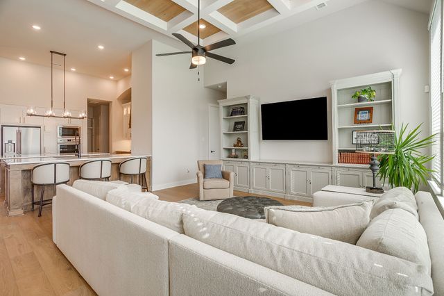 2137 Rolling Oaks Drive, Fort Worth, TX 76008