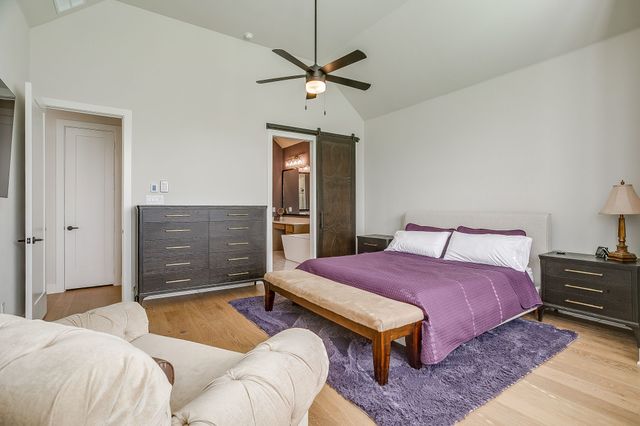 2137 Rolling Oaks Drive, Fort Worth, TX 76008
