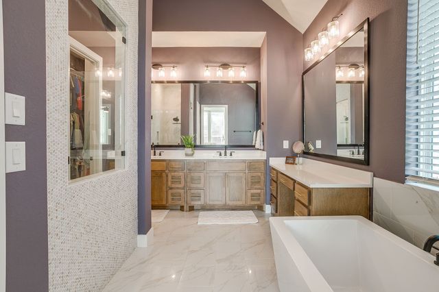 2137 Rolling Oaks Drive, Fort Worth, TX 76008