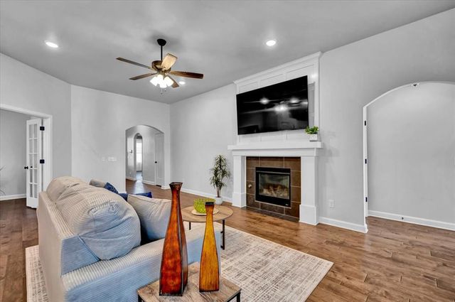 12824 NW 4th Terrace, Yukon, OK 73099