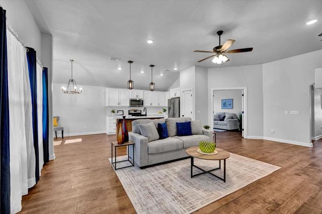 12824 NW 4th Terrace, Yukon, OK 73099