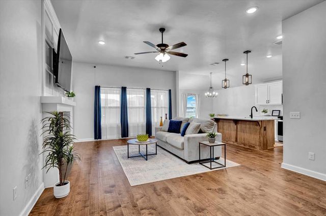 12824 NW 4th Terrace, Yukon, OK 73099