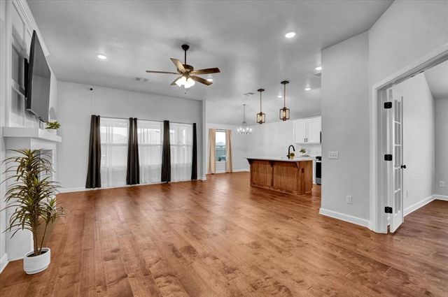 12824 NW 4th Terrace, Yukon, OK 73099