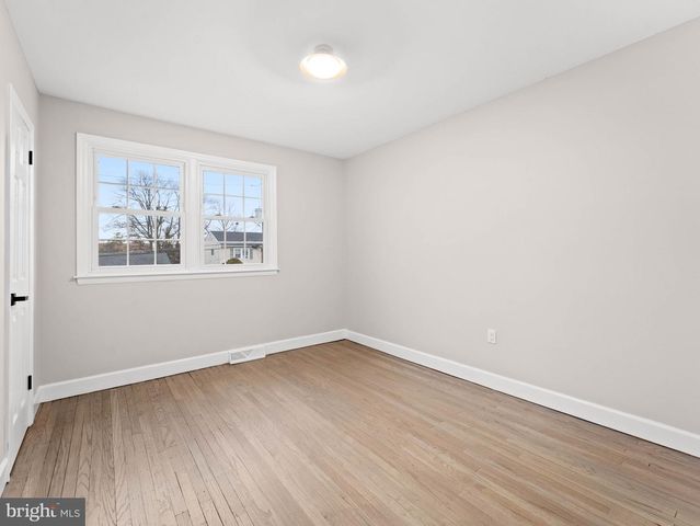 2543 BURNING TREE RD, Pennsauken, NJ 08109