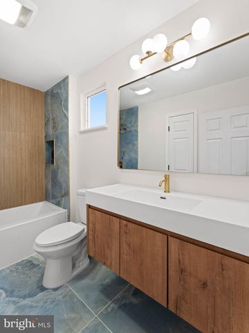 2543 BURNING TREE RD, Pennsauken, NJ 08109