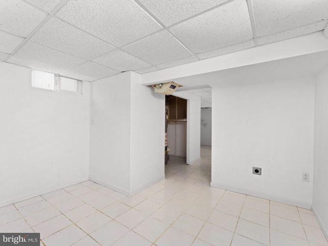 2543 BURNING TREE RD, Pennsauken, NJ 08109