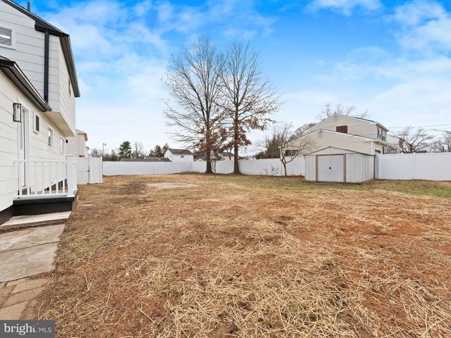 2543 BURNING TREE RD, Pennsauken, NJ 08109