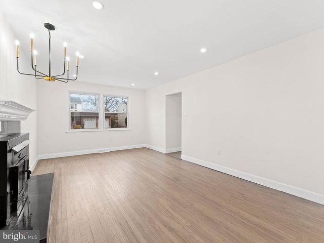 2543 BURNING TREE RD, Pennsauken, NJ 08109