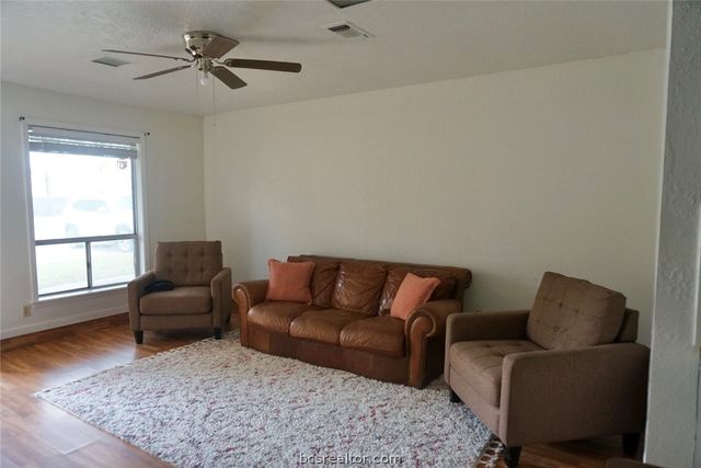 1809 Wilde Oak Circle B, Bryan, TX 77802