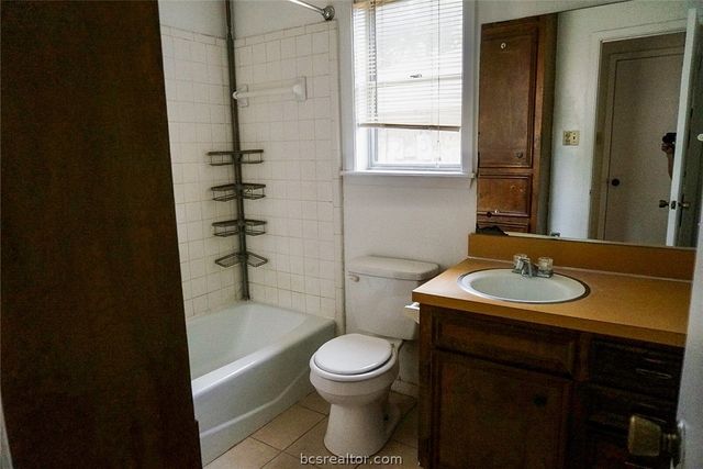 1809 Wilde Oak Circle B, Bryan, TX 77802