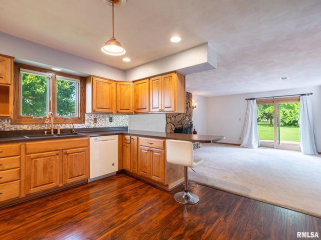 2 WINGED FOOT Drive, Pekin, IL 61554