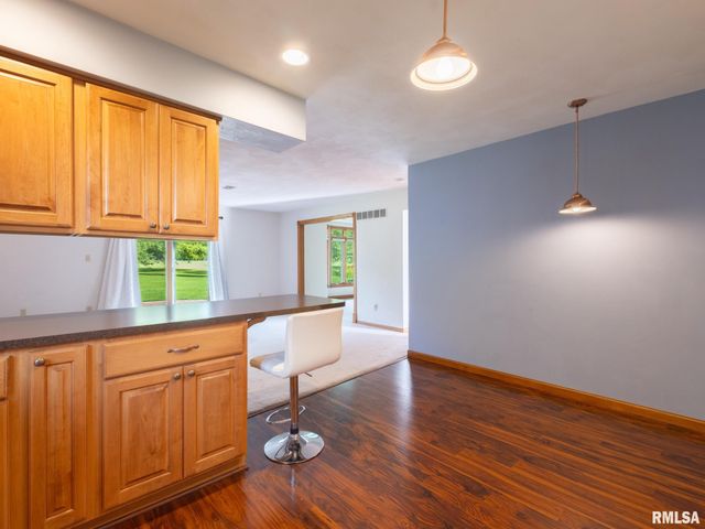 2 WINGED FOOT Drive, Pekin, IL 61554