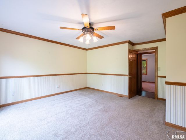 2 WINGED FOOT Drive, Pekin, IL 61554