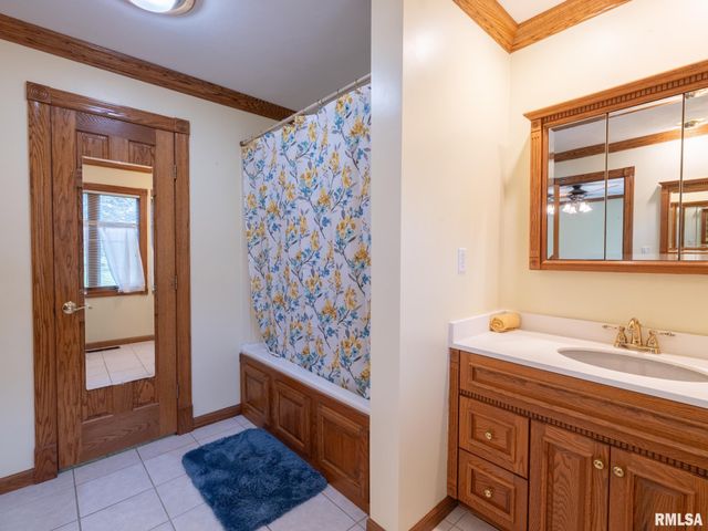 2 WINGED FOOT Drive, Pekin, IL 61554