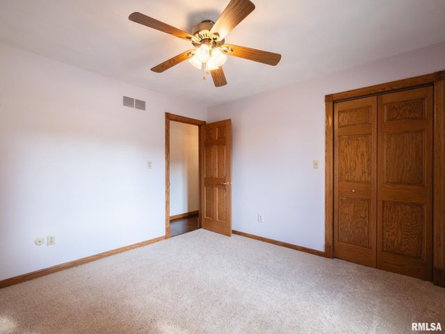 2 WINGED FOOT Drive, Pekin, IL 61554