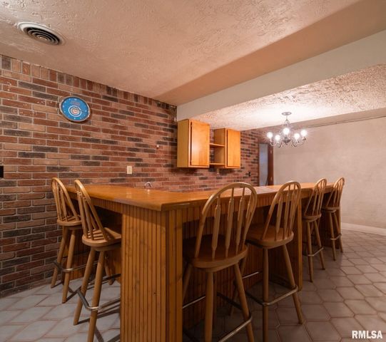 2 WINGED FOOT Drive, Pekin, IL 61554