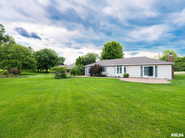 2 WINGED FOOT Drive, Pekin, IL 61554