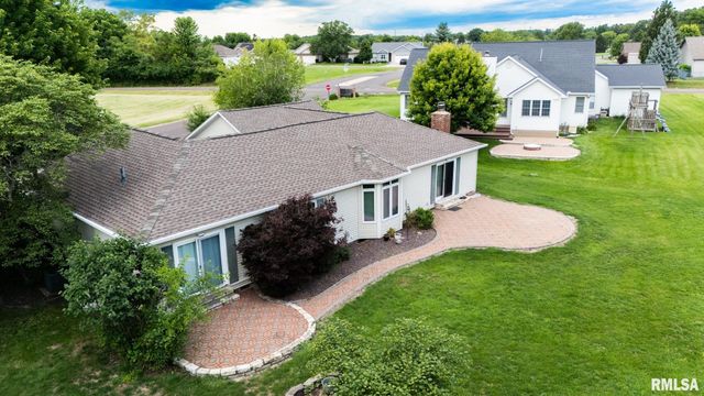 2 WINGED FOOT Drive, Pekin, IL 61554