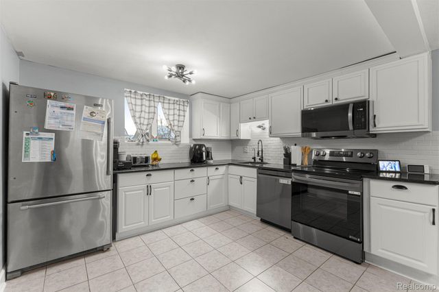 50001 Geddes Road, Canton Charter Township, MI 48188