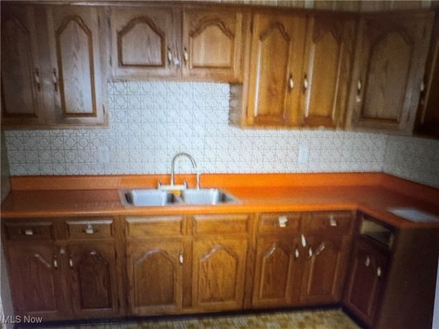 10217 Parkview Avenue, Garfield Heights, OH 44125