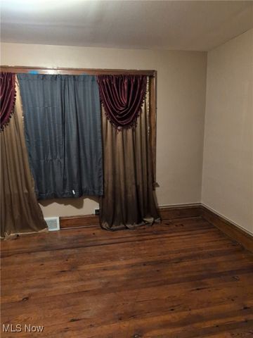 10217 Parkview Avenue, Garfield Heights, OH 44125