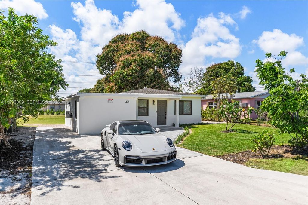 328 SW 11th Avenue, Delray Beach, FL 33444