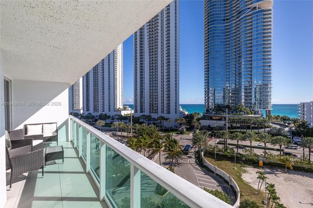 100 Bayview Dr 907, Sunny Isles Beach, FL 33160