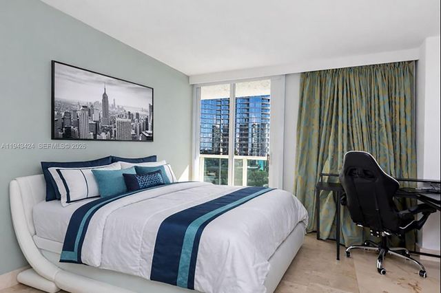 100 Bayview Dr 907, Sunny Isles Beach, FL 33160