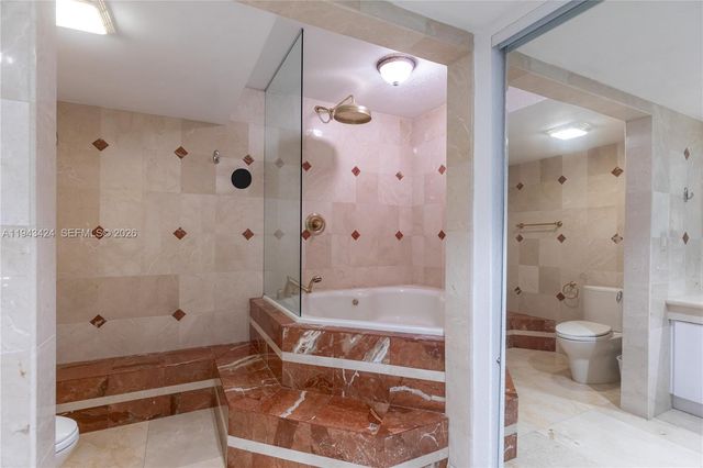 100 Bayview Dr 907, Sunny Isles Beach, FL 33160