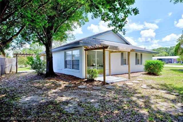 100 Honeysuckle Lane, Lake Placid, FL 33852